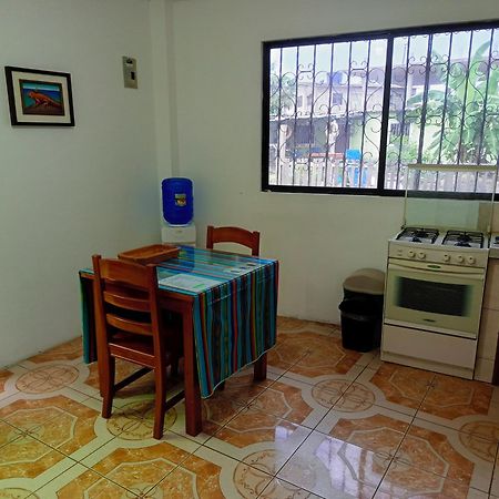 Teresita'S House Suites Con Cocina Privada Puerto Baquerizo Moreno Esterno foto