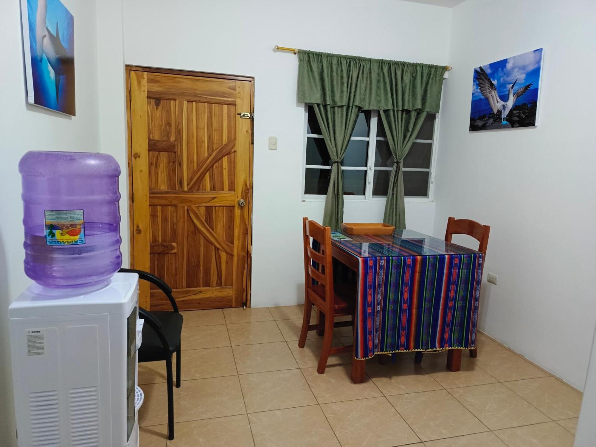 Teresita'S House Suites Con Cocina Privada Puerto Baquerizo Moreno Esterno foto